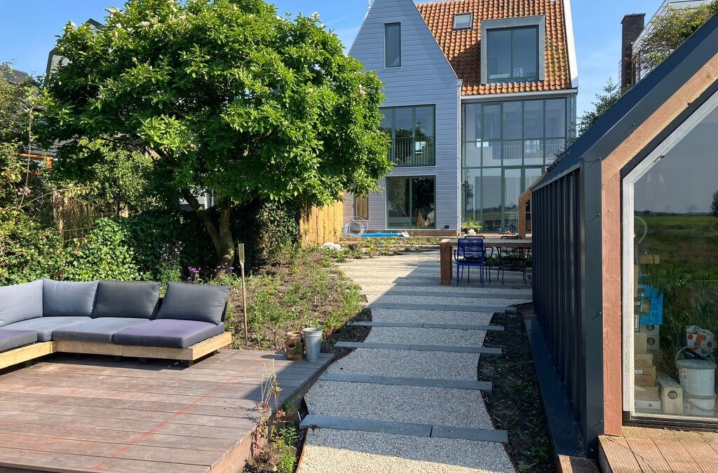 De landelijke tuin van 200 m2